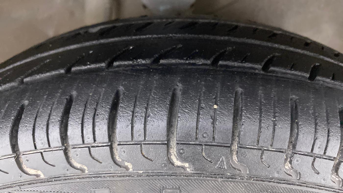 2011 Maruti Alto LXI, Petrol, Manual, 36,830 km, Right Front Tyre Tread
