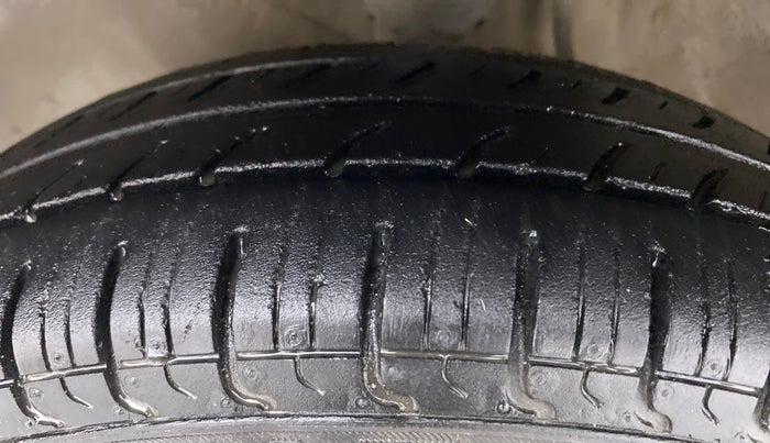 2011 Maruti Alto LXI, Petrol, Manual, 36,830 km, Left Front Tyre Tread