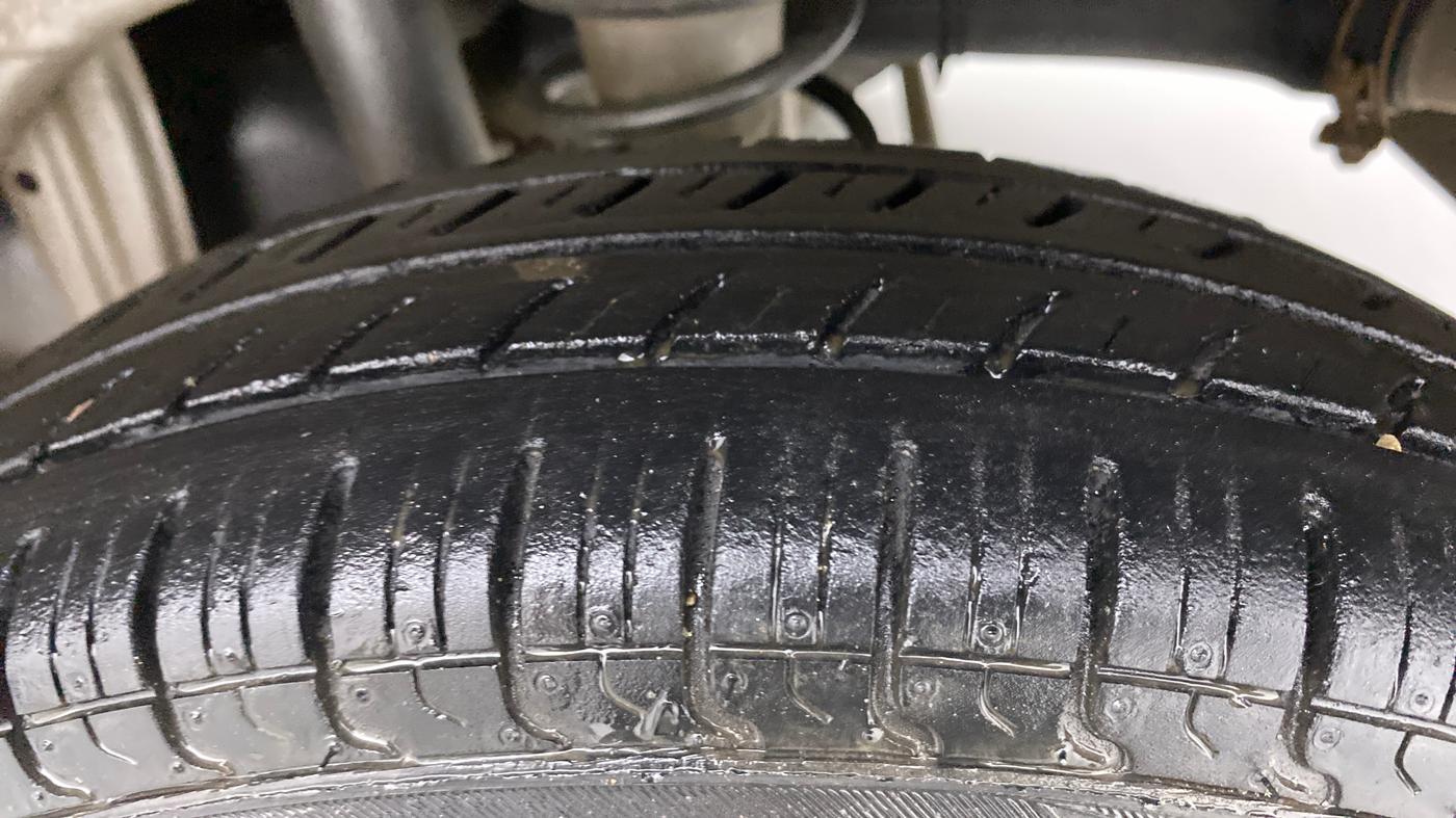 2011 Maruti Alto LXI, Petrol, Manual, 36,830 km, Left Rear Tyre Tread