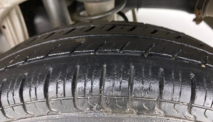 2011 Maruti Alto LXI, Petrol, Manual, 36,830 km, Left Rear Tyre Tread