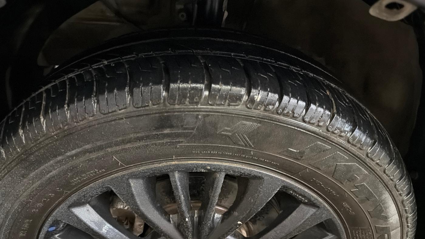 2019 Maruti XL6 ALPHA MT, Petrol, Manual, 77,649 km, Left Front Tyre Tread