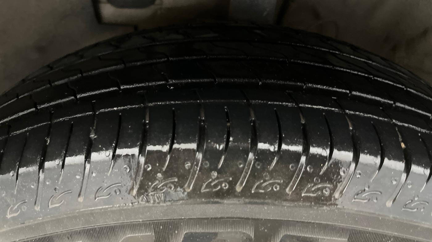 2019 Hyundai VENUE SX 1.0 TURBO, Petrol, Manual, 85,396 km, Left Front Tyre Tread