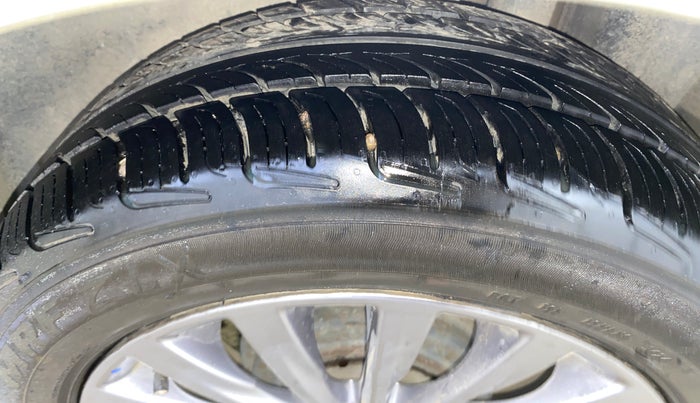 2017 Maruti Ciaz ZXI+, Petrol, Manual, 75,350 km, Left Rear Tyre Tread