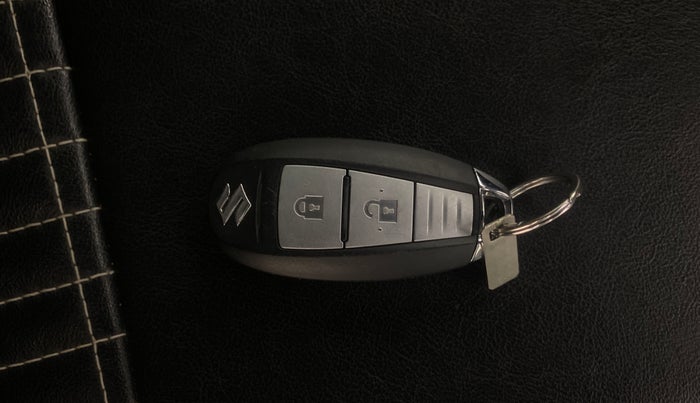 2016 Maruti Baleno ZETA CVT PETROL 1.2, Petrol, Automatic, 37,190 km, Key Close Up