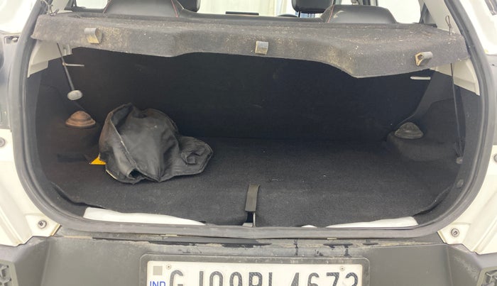 2023 Tata PUNCH ADVENTURE RHYTHM CNG, CNG, Manual, 28,607 km, Boot Inside