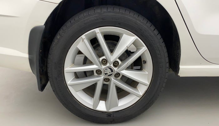 2018 Skoda Rapid STYLE 1.6 MPI, Petrol, Manual, 66,832 km, Right Rear Wheel