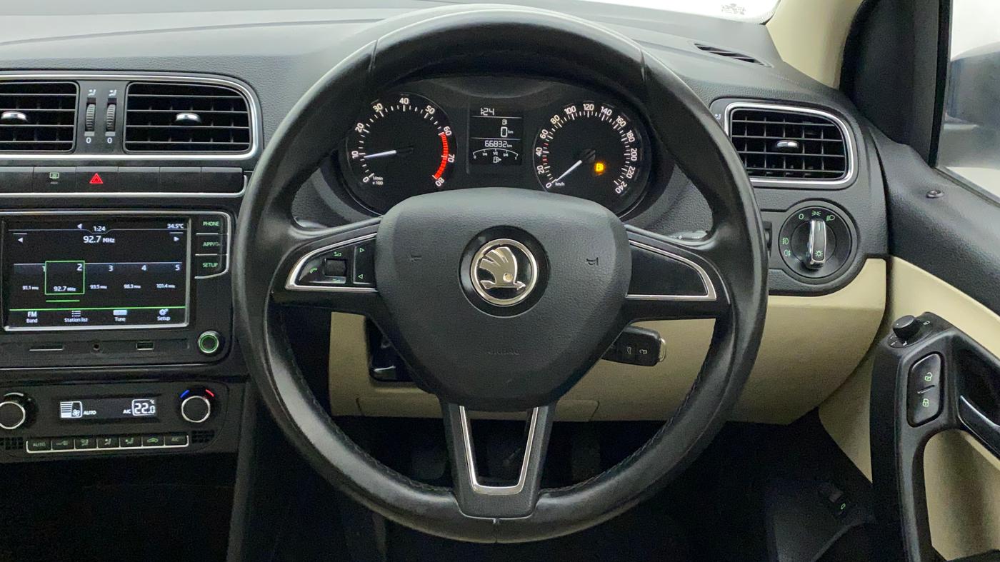2018 Skoda Rapid STYLE 1.6 MPI, Petrol, Manual, 66,832 km, Steering Wheel Close Up