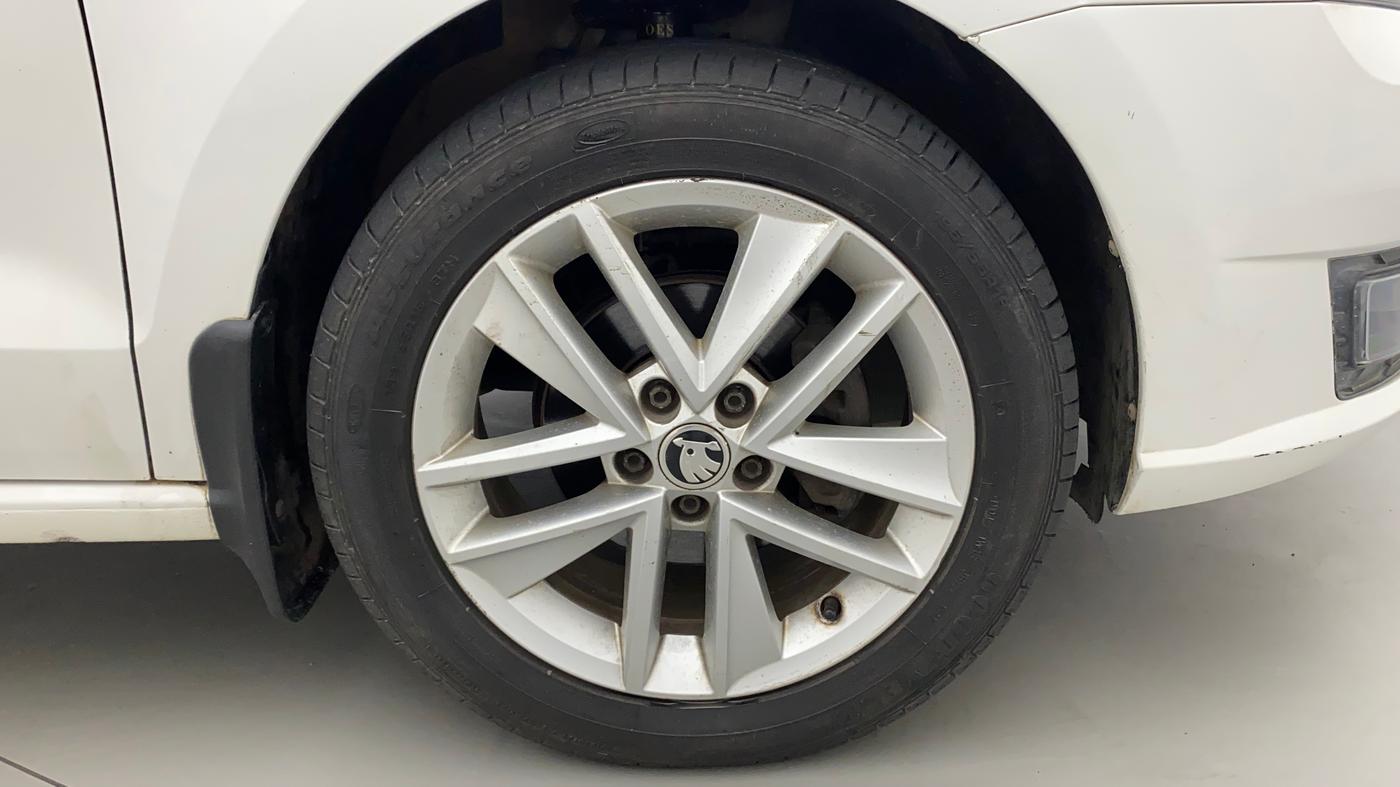 2018 Skoda Rapid STYLE 1.6 MPI, Petrol, Manual, 66,832 km, Right Front Wheel