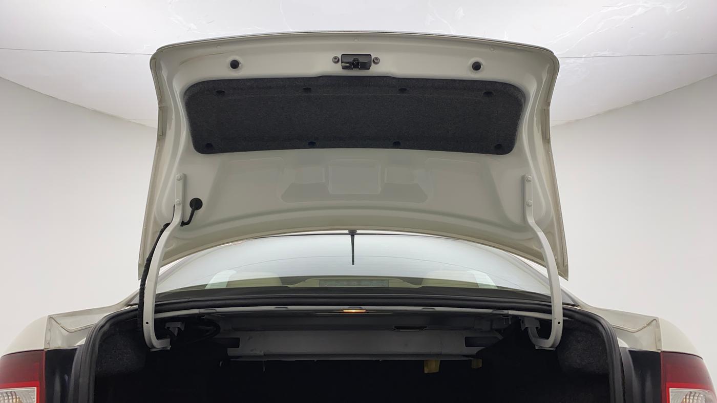 2018 Skoda Rapid STYLE 1.6 MPI, Petrol, Manual, 66,832 km, Boot Door Open