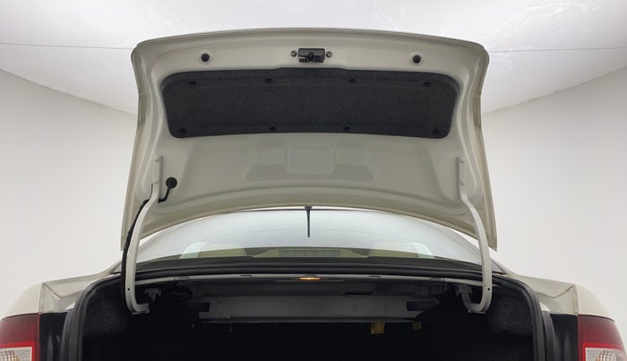 2018 Skoda Rapid STYLE 1.6 MPI, Petrol, Manual, 66,832 km, Boot Door Open