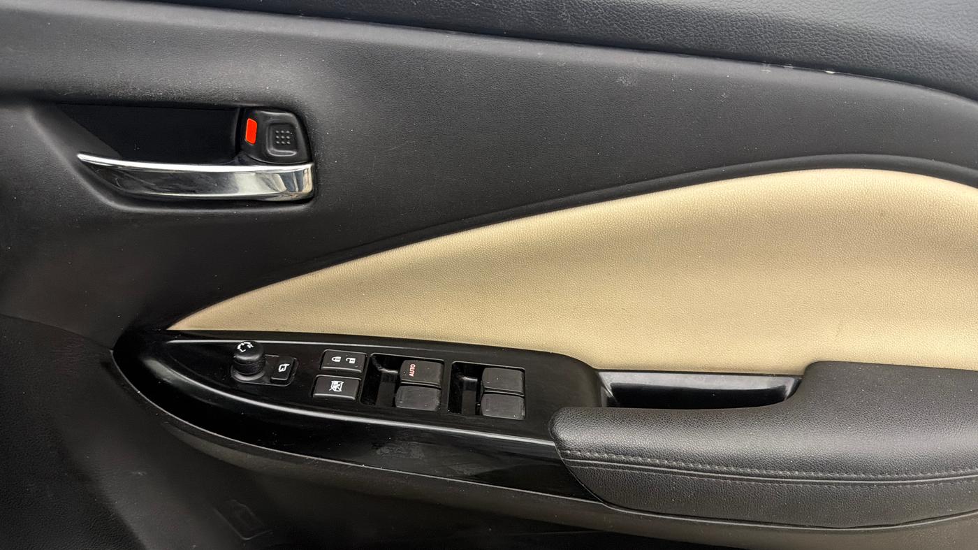 2023 Toyota Glanza G, Petrol, Manual, 50,234 km, Driver Side Door Panels Control