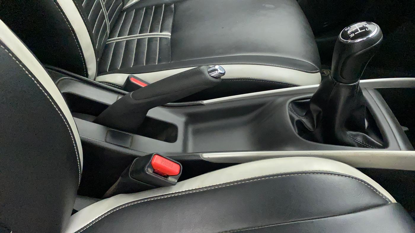 2016 Maruti Baleno DELTA PETROL 1.2, Petrol, Manual, 83,694 km, Gear Lever