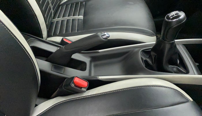 2016 Maruti Baleno DELTA PETROL 1.2, Petrol, Manual, 83,694 km, Gear Lever