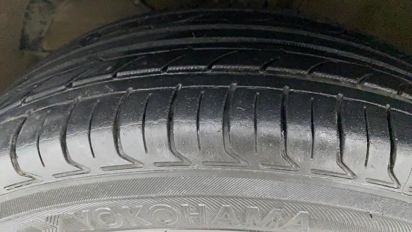 2016 Maruti Baleno DELTA PETROL 1.2, Petrol, Manual, 83,694 km, Left Front Tyre Tread