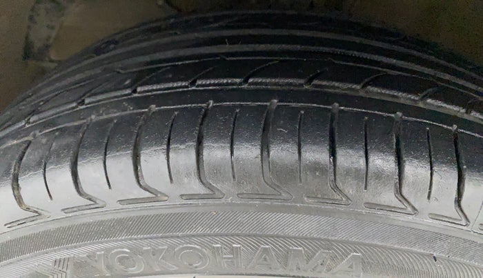 2016 Maruti Baleno DELTA PETROL 1.2, Petrol, Manual, 83,694 km, Left Front Tyre Tread