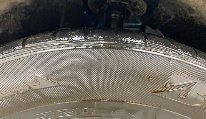 2020 Ford Ecosport TITANIUM 1.5L DIESEL, Diesel, Manual, 1,00,107 km, Left Front Tyre Tread