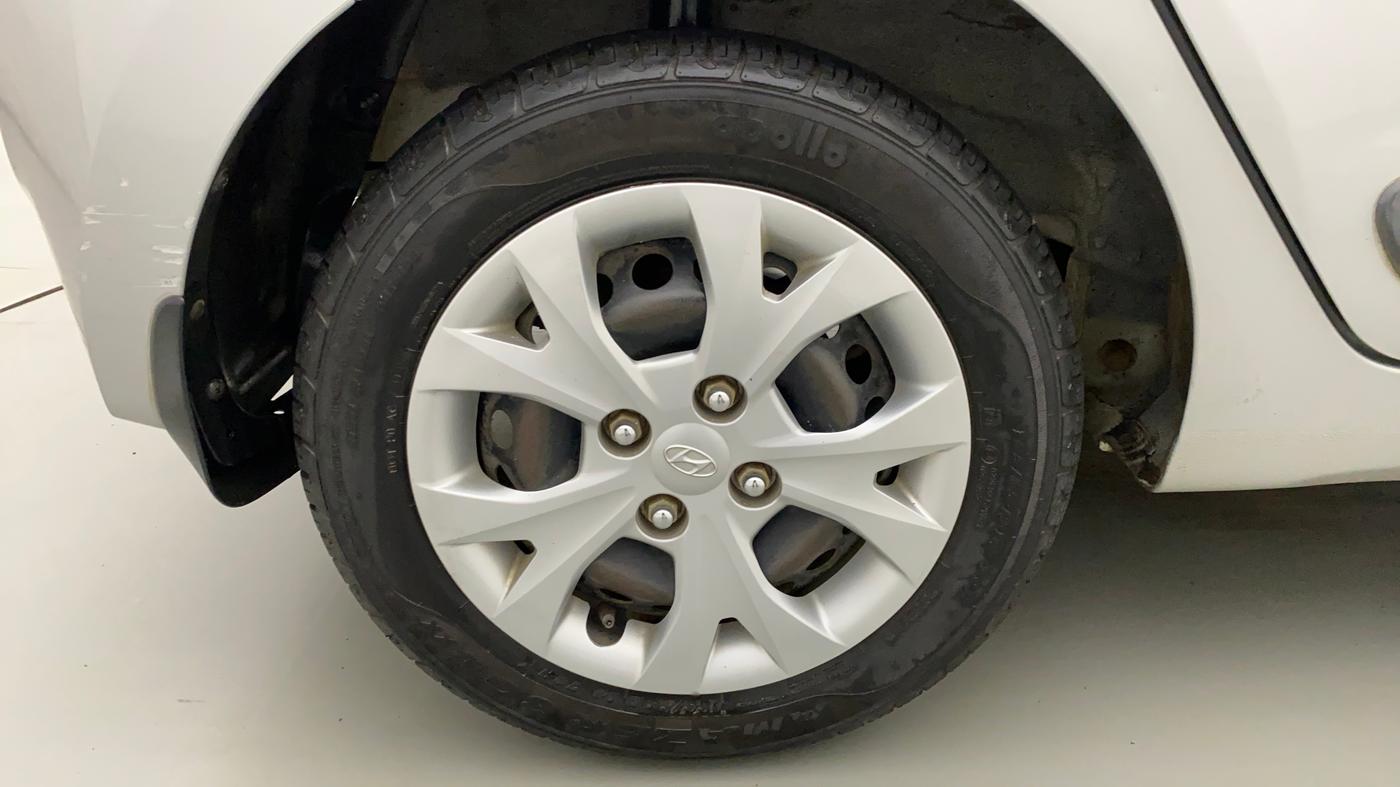 2015 Hyundai Grand i10 SPORTZ 1.2 KAPPA VTVT, Petrol, Manual, 12,530 km, Right Rear Wheel