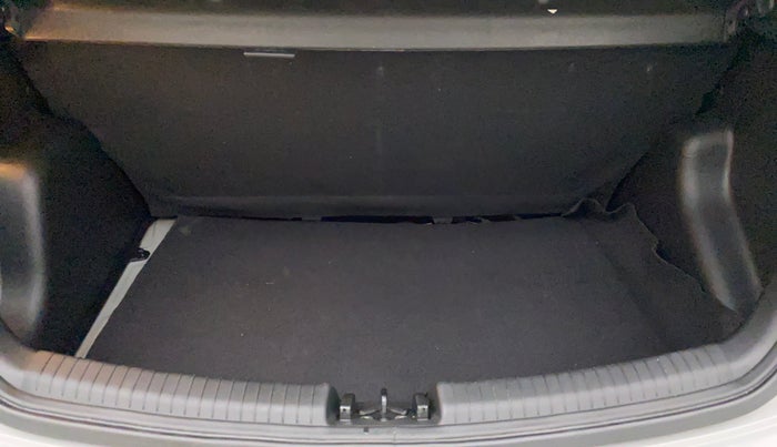 2015 Hyundai Grand i10 SPORTZ 1.2 KAPPA VTVT, Petrol, Manual, 12,530 km, Boot Inside