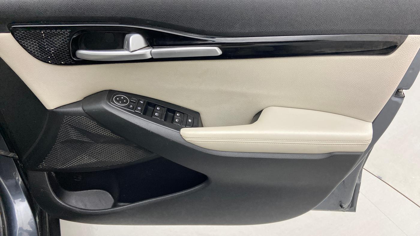 2020 KIA SELTOS HTX 1.5 DIESEL, Diesel, Manual, 75,091 km, Driver Side Door Panels Control
