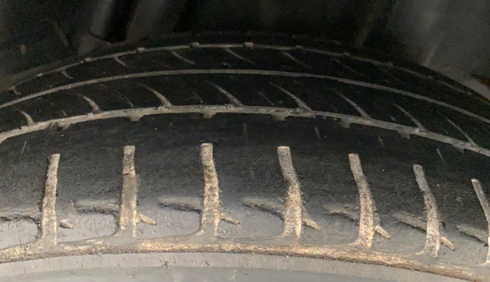 2013 Honda City 1.5L I-VTEC CORPORATE MT, Petrol, Manual, 1,13,194 km, Left Rear Tyre Tread