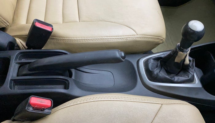 2013 Honda City 1.5L I-VTEC CORPORATE MT, Petrol, Manual, 1,13,194 km, Gear Lever