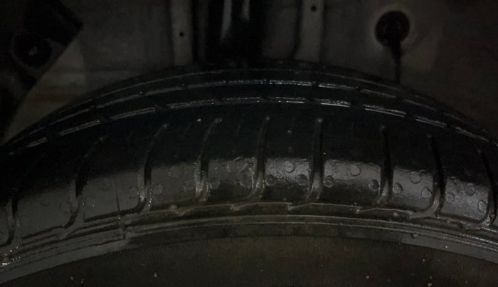 2019 Hyundai Elite i20 ASTA 1.2 (O), Petrol, Manual, 33,402 km, Right Rear Tyre Tread