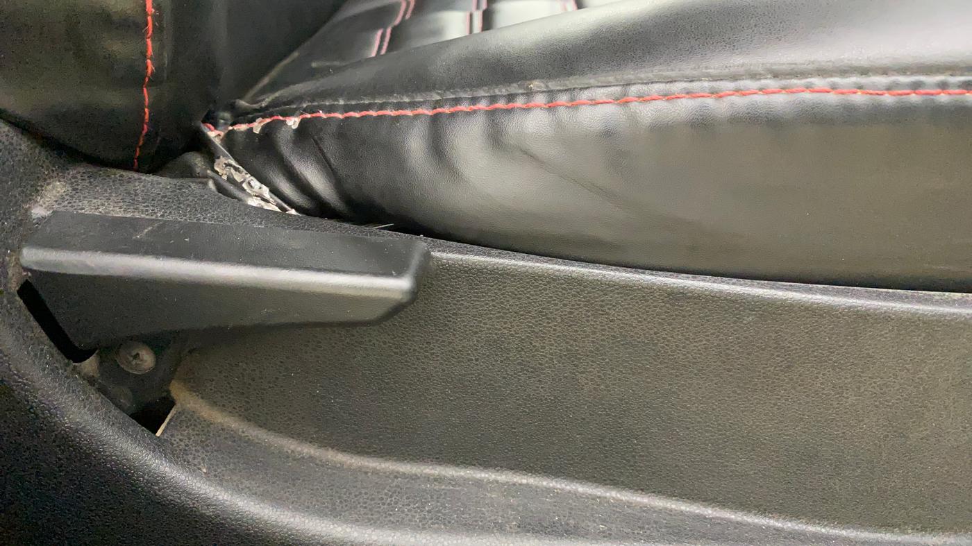 2018 Tata NEXON XM PETROL, CNG, Manual, 1,19,233 km, Driver Side Adjustment Panel