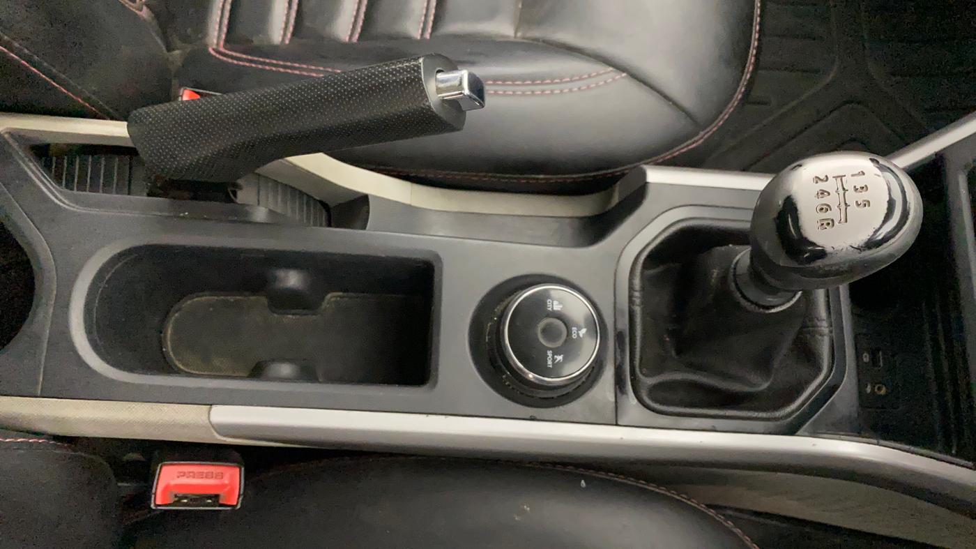 2018 Tata NEXON XM PETROL, CNG, Manual, 1,19,233 km, Gear Lever