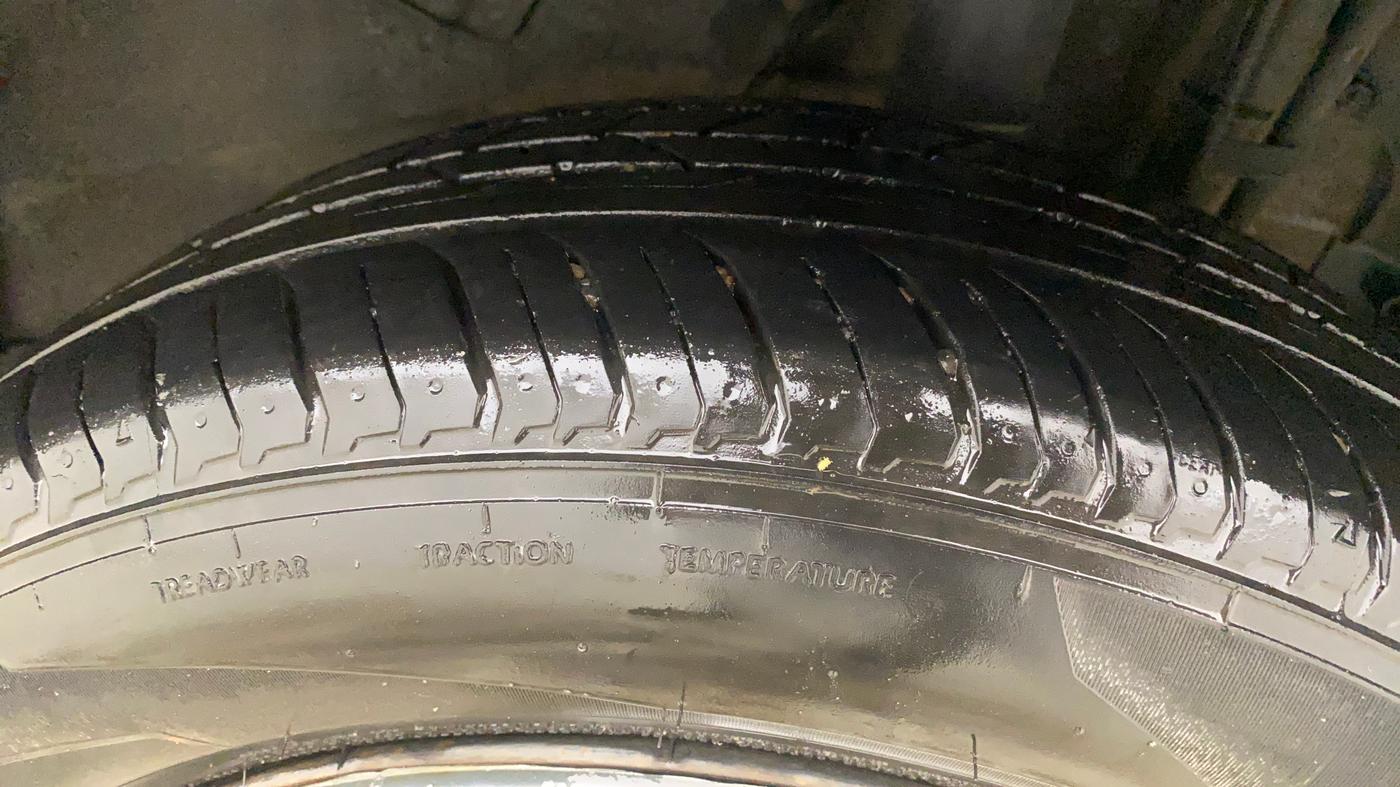 2018 Tata NEXON XM PETROL, CNG, Manual, 1,19,233 km, Left Rear Tyre Tread