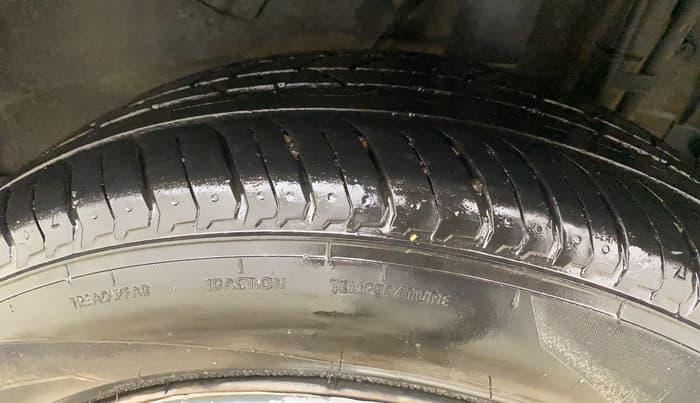2018 Tata NEXON XM PETROL, CNG, Manual, 1,20,081 km, Left Rear Tyre Tread