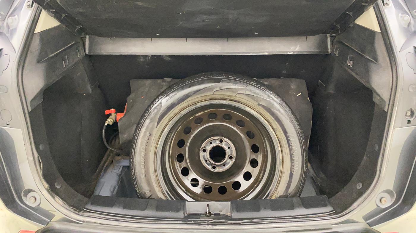 2018 Tata NEXON XM PETROL, CNG, Manual, 1,19,233 km, Boot Inside