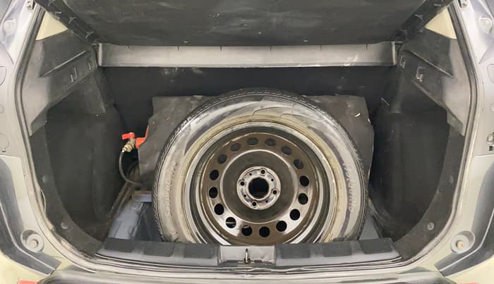 2018 Tata NEXON XM PETROL, CNG, Manual, 1,20,081 km, Boot Inside