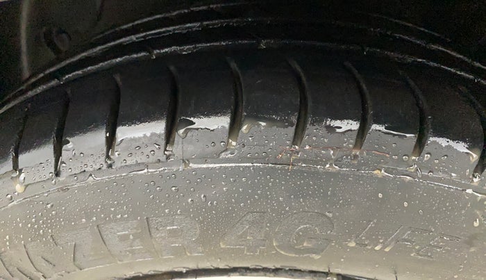 2015 Hyundai Grand i10 SPORTZ 1.2 KAPPA VTVT, Petrol, Manual, 86,970 km, Left Front Tyre Tread