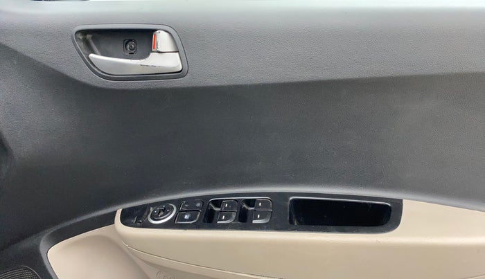 2015 Hyundai Grand i10 SPORTZ 1.2 KAPPA VTVT, Petrol, Manual, 86,970 km, Driver Side Door Panels Control