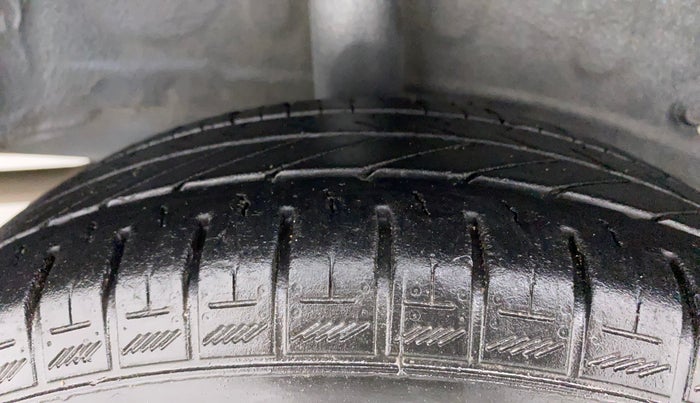 2012 Toyota Etios GD, Diesel, Manual, 82,993 km, Right Rear Tyre Tread