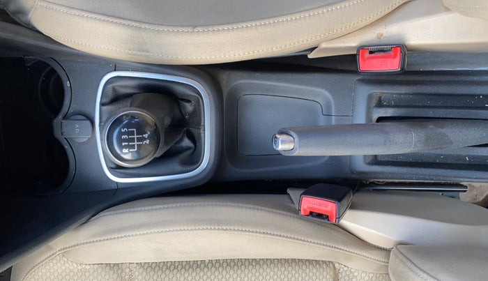 2016 Volkswagen Ameo HIGHLINE1.2L, Petrol, Manual, 81,347 km, Gear Lever