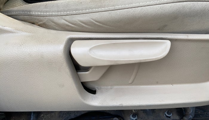 2016 Volkswagen Ameo HIGHLINE1.2L, Petrol, Manual, 81,347 km, Driver Side Adjustment Panel