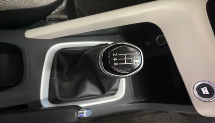 2023 Nissan MAGNITE XV TURBO, Petrol, Manual, 22,930 km, Gear Lever