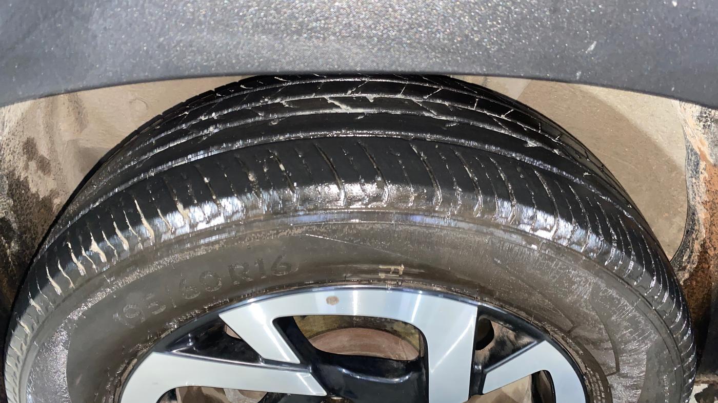 2023 Nissan MAGNITE XV TURBO, Petrol, Manual, 22,930 km, Left Front Tyre Tread