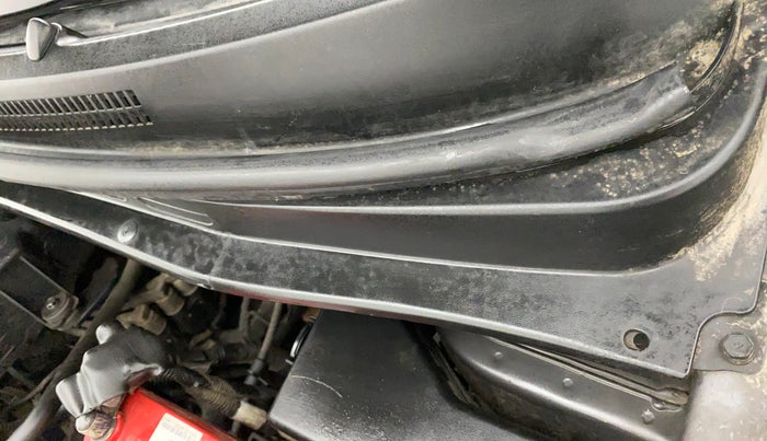 2010 Hyundai i10 SPORTZ 1.2, Petrol, Manual, 45,887 km, Bonnet (hood) - Cowl vent panel has minor damage