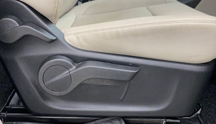 2019 Mahindra MARAZZO M8 7 STR, Diesel, Manual, 13,234 km, Driver Side Adjustment Panel