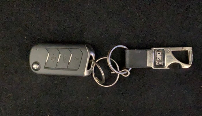 2019 Mahindra MARAZZO M8 7 STR, Diesel, Manual, 13,234 km, Key Close-up