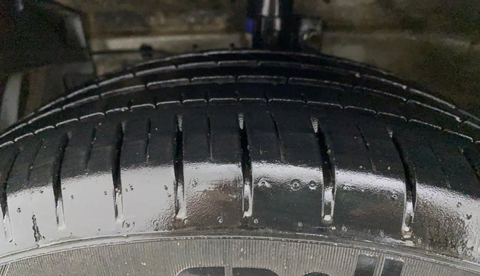 2021 Maruti Ciaz ALPHA 1.5 SHVS PETROL, Petrol, Manual, 11,521 km, Left Front Tyre Tread