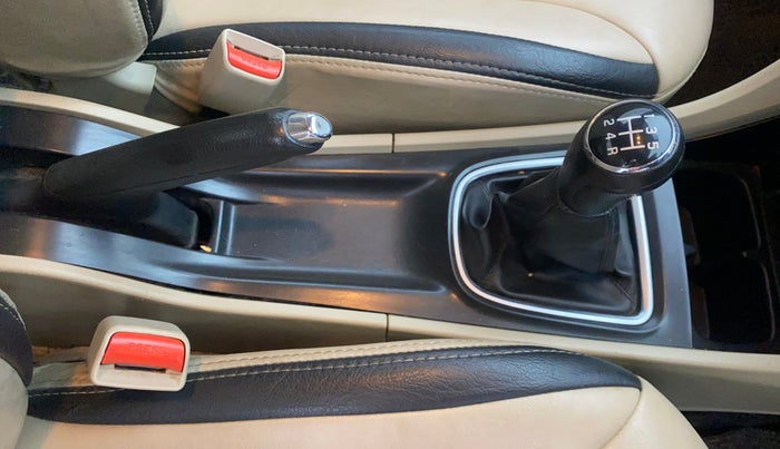 2022 Maruti Ciaz ZETA 1.5 SHVS MT PETROL, Petrol, Manual, 75,762 km, Gear Lever