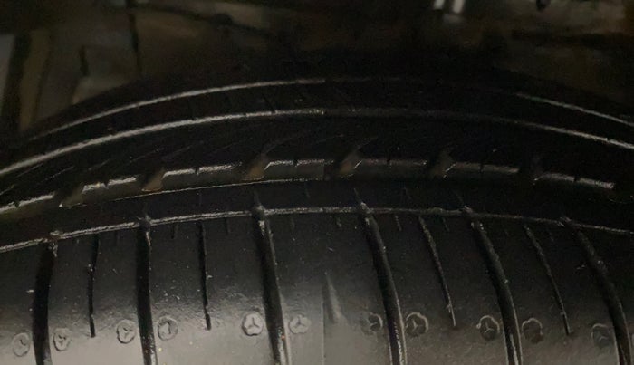 2022 Maruti Ciaz ZETA 1.5 SHVS MT PETROL, Petrol, Manual, 75,762 km, Left Front Tyre Tread