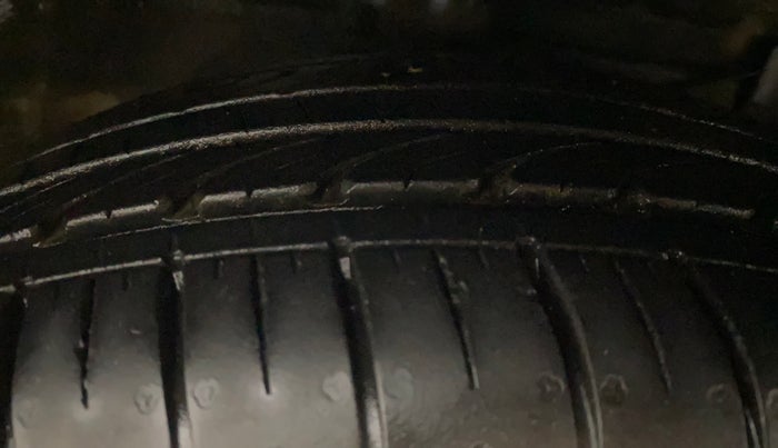 2022 Maruti Ciaz ZETA 1.5 SHVS MT PETROL, Petrol, Manual, 75,762 km, Right Front Tyre Tread