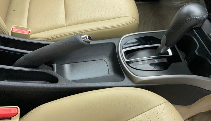 2017 Honda City VX CVT PETROL, Petrol, Automatic, 27,305 km, Gear Lever