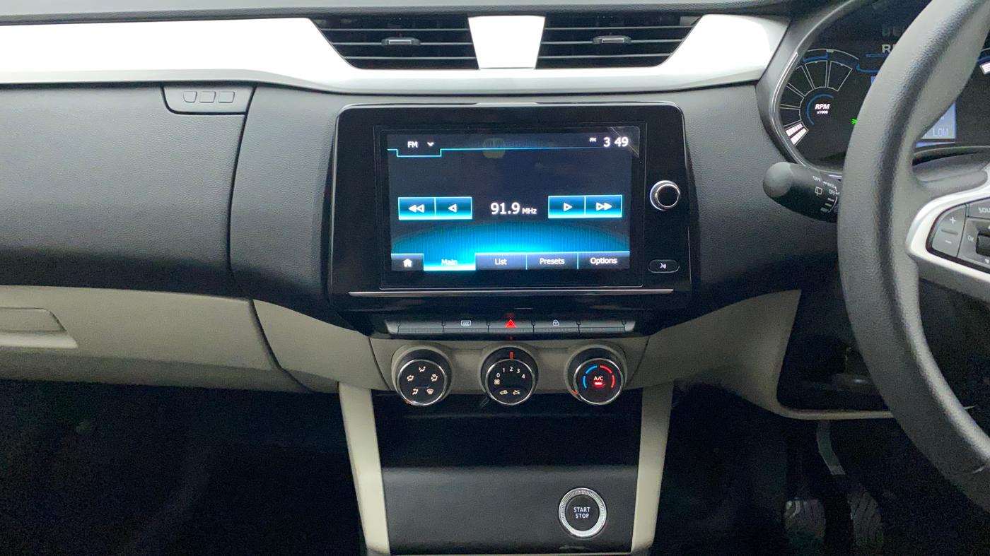2021 Renault TRIBER RXZ AMT, Petrol, Automatic, 8,049 km, Air Conditioner