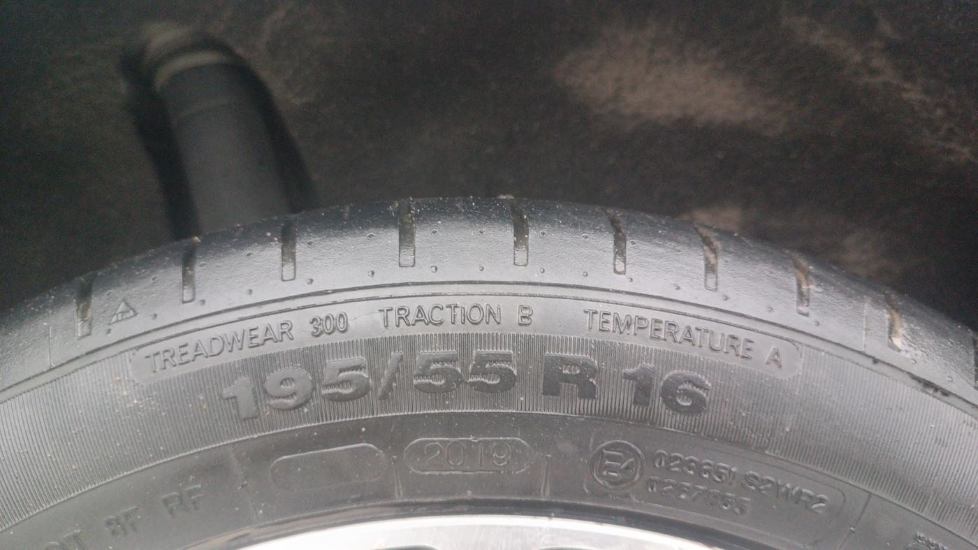 2019 Maruti Baleno ZETA CVT PETROL 1.2, Petrol, Automatic, 36,862 km, Right Rear Tyre Tread
