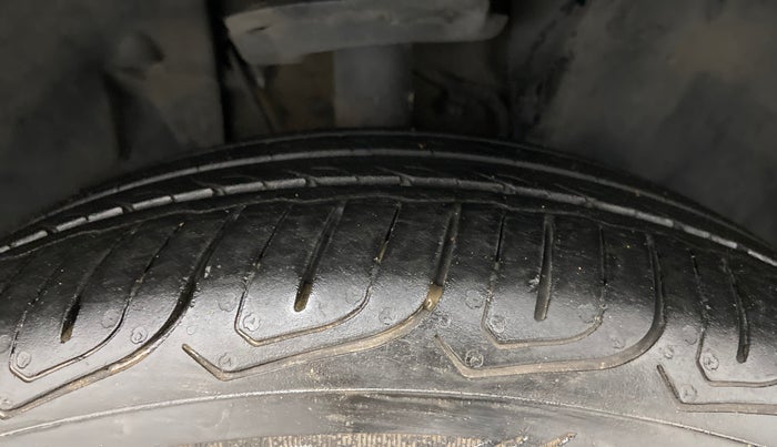 2021 Tata ALTROZ XT DIESEL, Diesel, Manual, 67,177 km, Right Front Tyre Tread